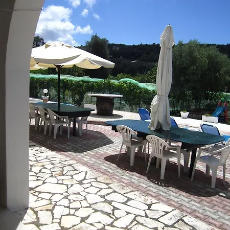 Mike 105 Apartment Liapades