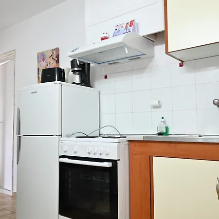 Apartment Mike 105 *