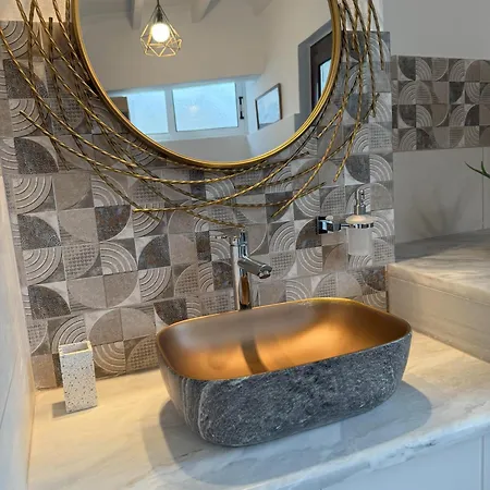 Mike 105 里亚帕德斯