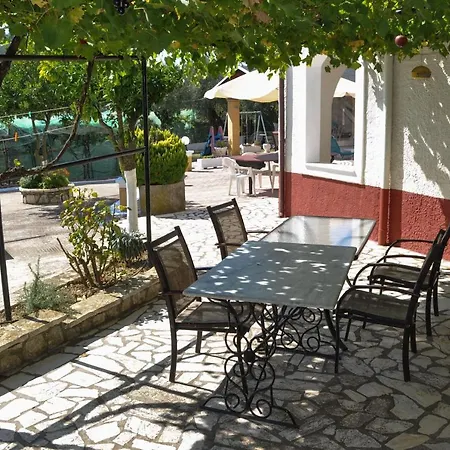 Mike 105 Appartamento Liapades